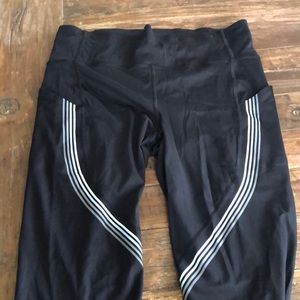 Lululemon sped up tights size 12 in black with stripes